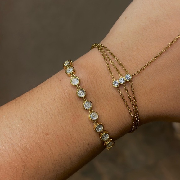 Water Resistant Gold Diamond Bracelet - Picture 1 of 2